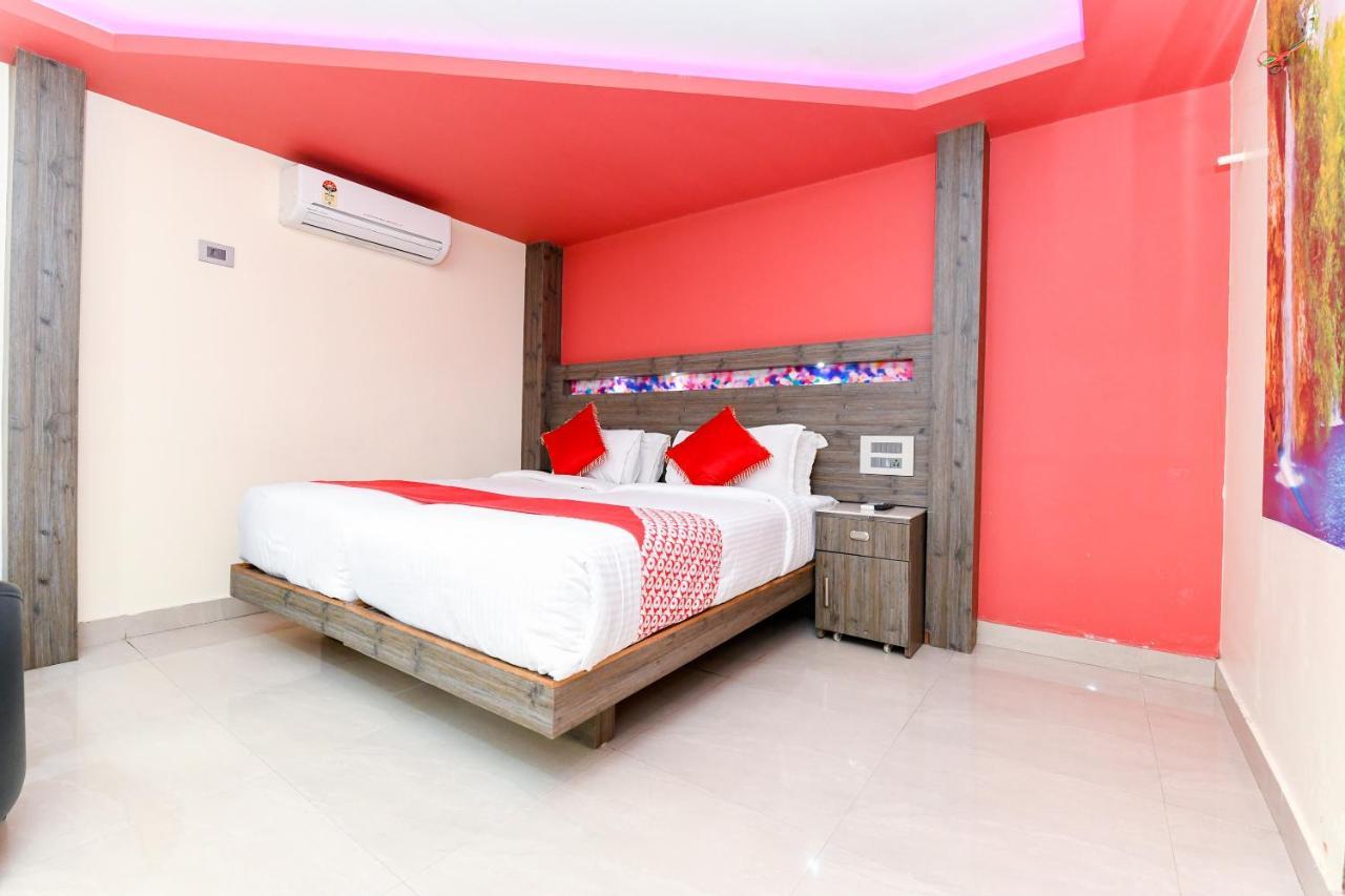 Oyo 1889 Hotel Aj Park Alappuzha Szoba fotó