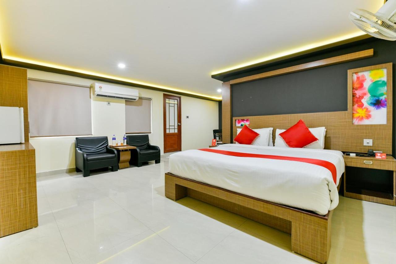 Oyo 1889 Hotel Aj Park Alappuzha Kültér fotó