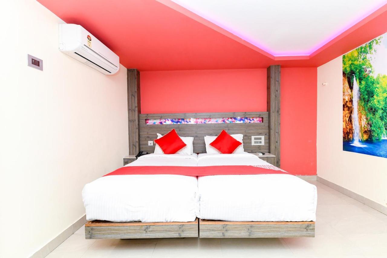 Oyo 1889 Hotel Aj Park Alappuzha Szoba fotó