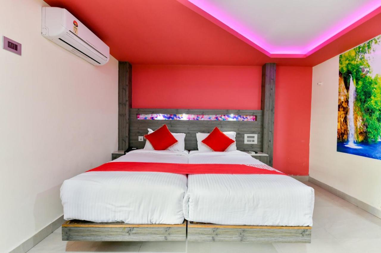Oyo 1889 Hotel Aj Park Alappuzha Szoba fotó