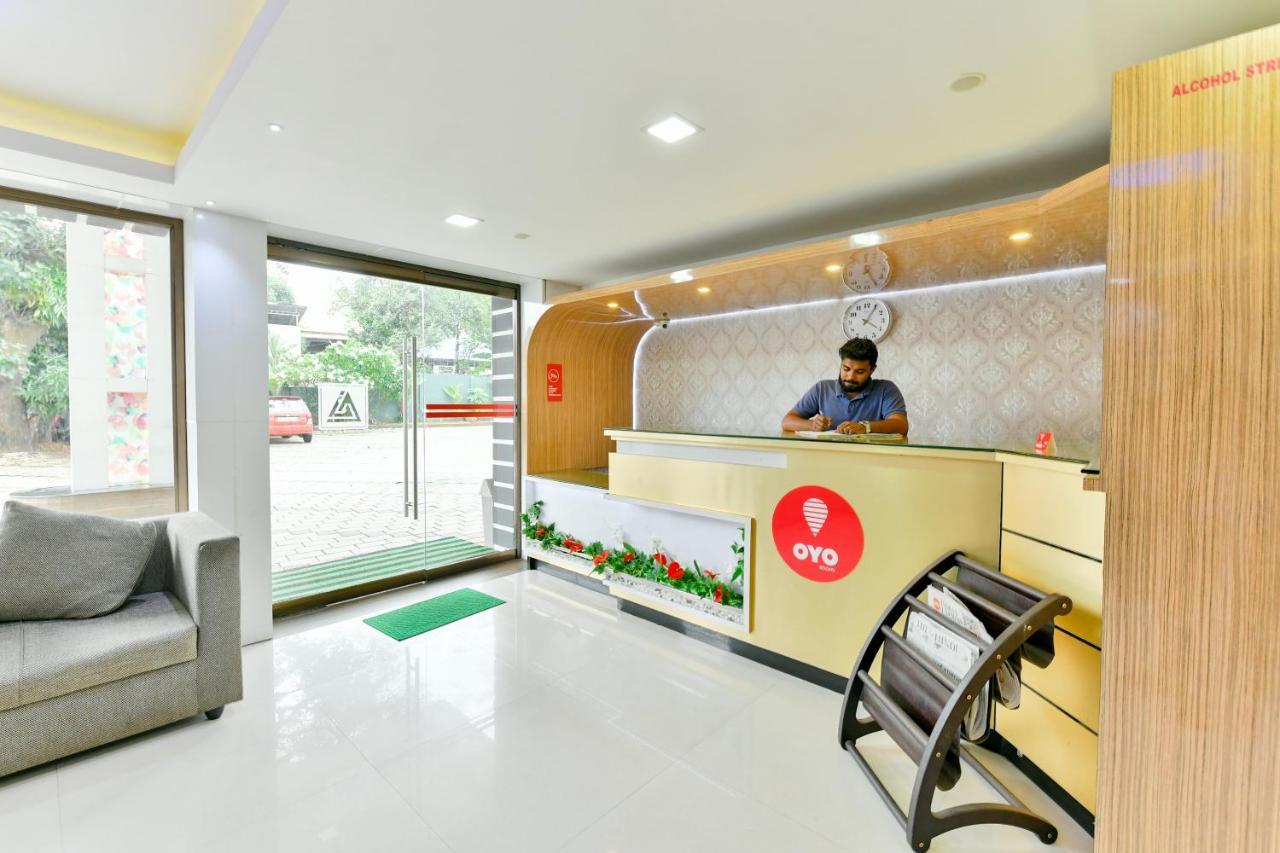 Oyo 1889 Hotel Aj Park Alappuzha Kültér fotó