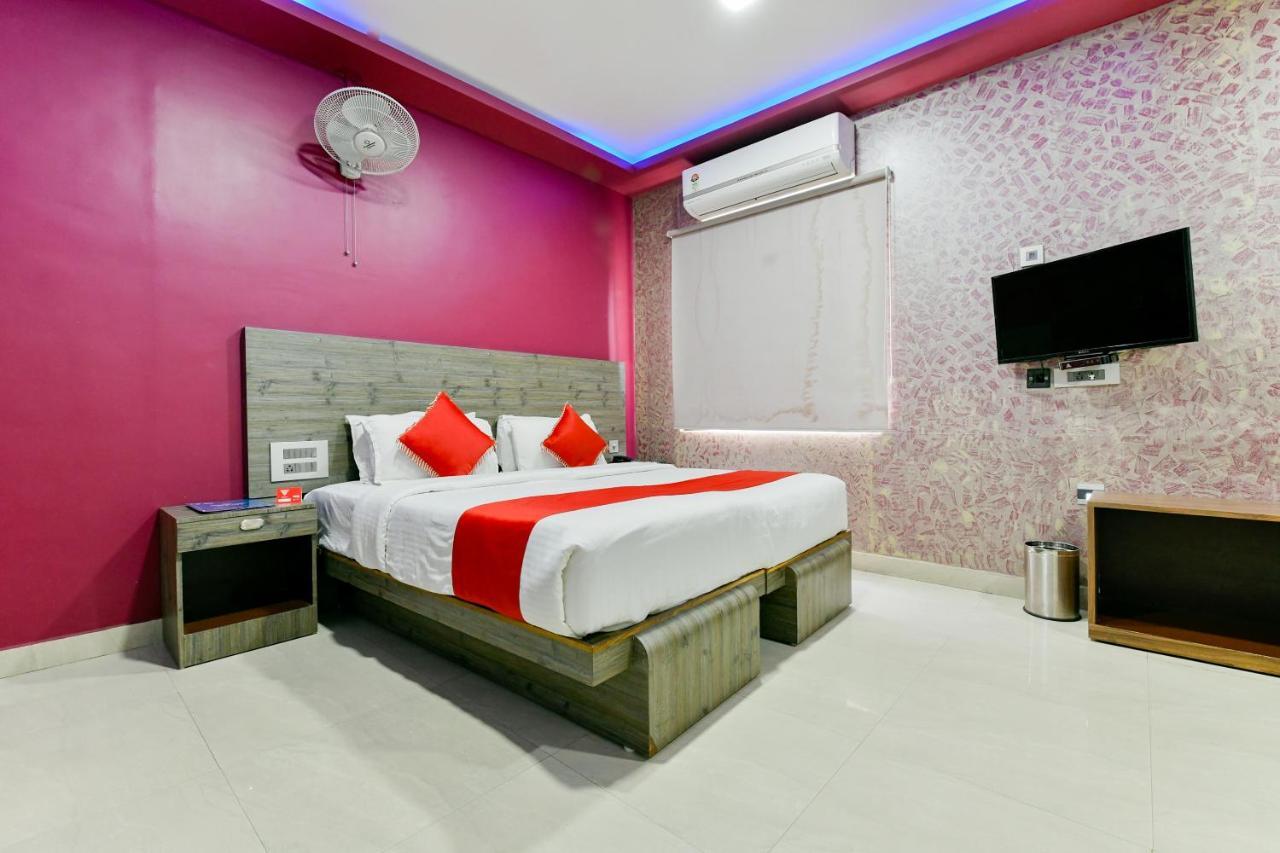 Oyo 1889 Hotel Aj Park Alappuzha Kültér fotó