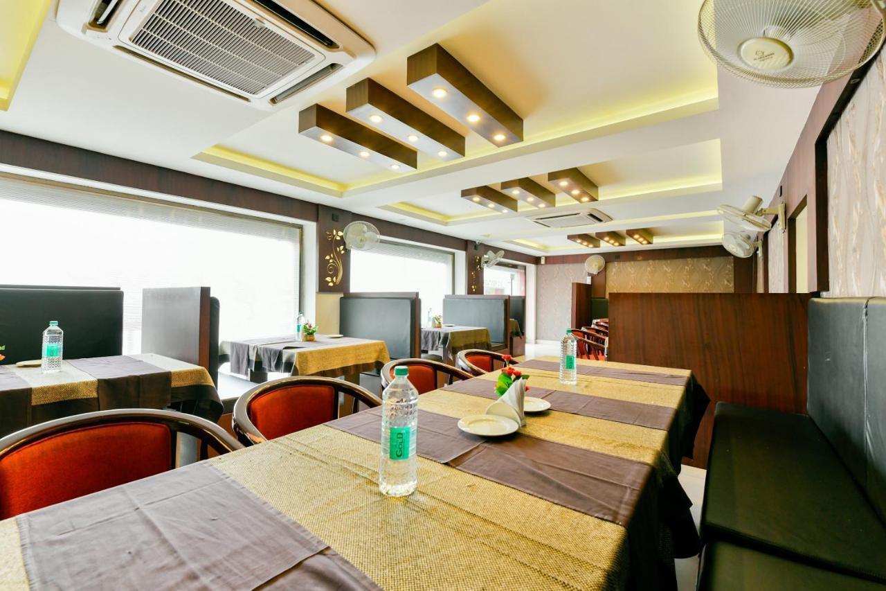 Oyo 1889 Hotel Aj Park Alappuzha Kültér fotó